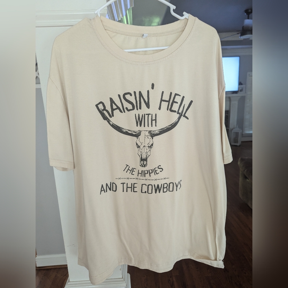 Women's graphic tee